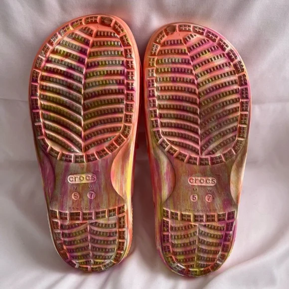 CROCS Classic Marble Sandals w/ JIBBITZ (sz 7) - Picture 4 of 4